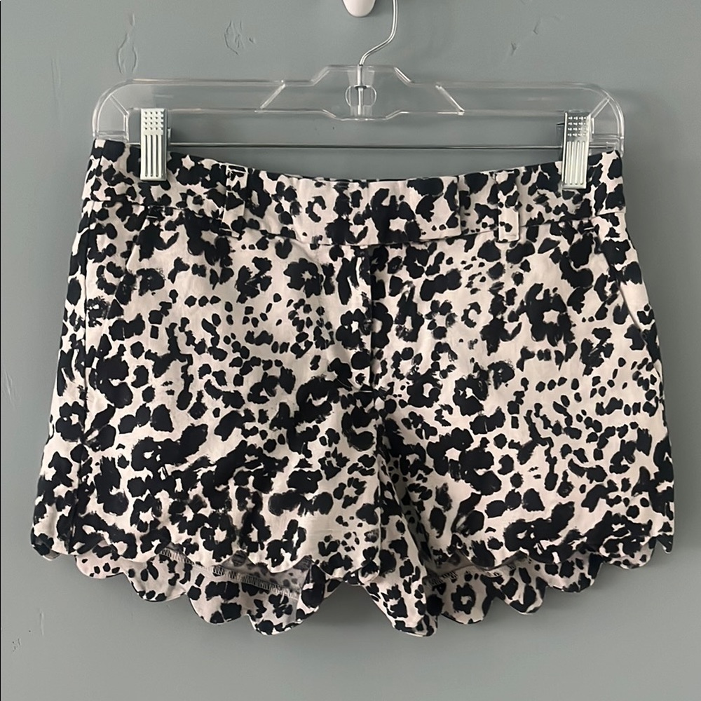 🐆 J. Crew Linen Blend Animal Print Scallop Hem Shorts - Picture 2 of 5